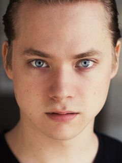 Свен Шелкер