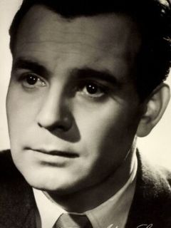 Адам Сиртеш