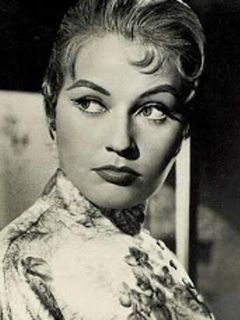 Аналия Гаде