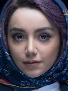 Назанин Баяти