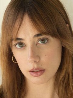 Юлия Молинс