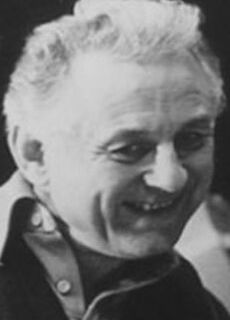 Джулиан Эмис