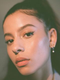 Изабелла Альварес