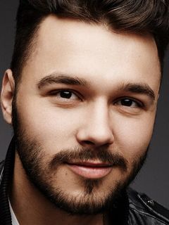 Джонатан Эмон