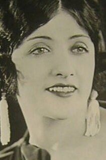 Мэйбл Жюльенна Скотт