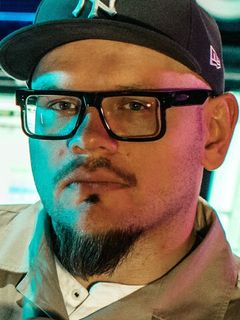 Одди Ньюмел