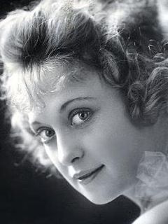 Джеки Саундерс