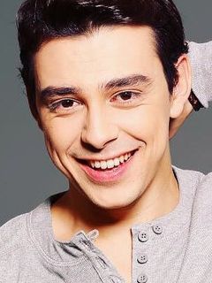 Алихан Араси