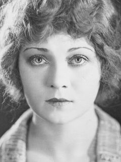 Мэри Уоррен