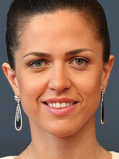 Наоми Левов