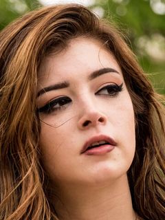 Chrissy Costanza