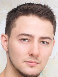 Коннор Холден