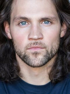 Джеймс Акилл