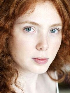 Дафна Бевир