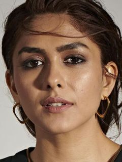 Мрунал Тхакур