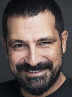 Бюлент Иналь