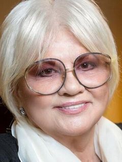 Эва Альмаши