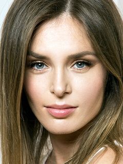 Леона Парамински