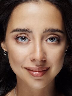 Нана Муштакова