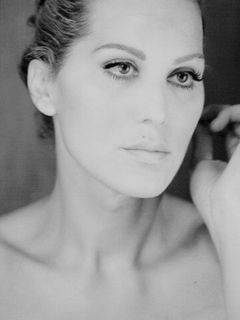 Лукреция Валиа