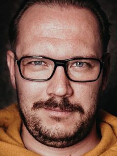 Владимир Комаров