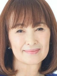 Миёко Акадза