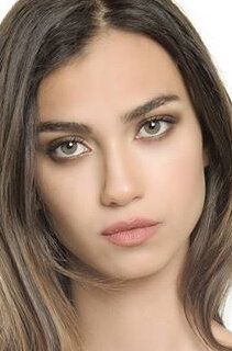 Алейна Солакер