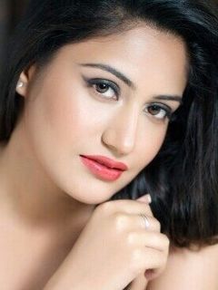 Сурбхи Чандна