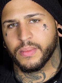 Tommy Vext