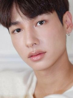 Аттхапхан Пхунсават