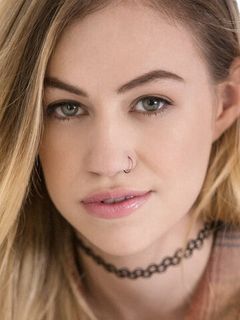 Лира Лоувель