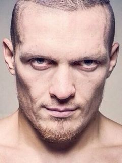 Александр Усик