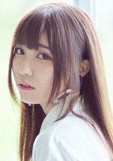 Аина Судзуки