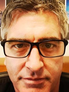 Джонатан Э. Стюарт