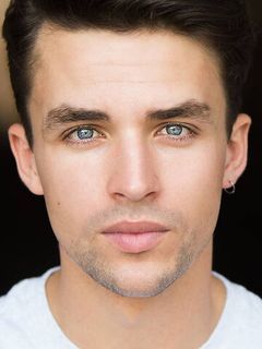 Эндрю Хортон