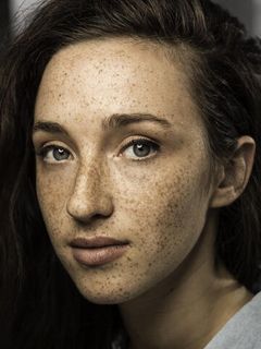 Элли Джеймс