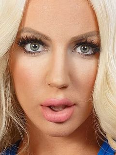 Николетт Ши