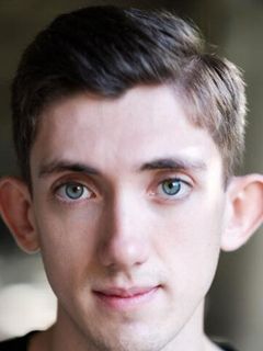 Эшли Рейнольдс