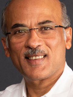 Сурадж Р. Барджатья