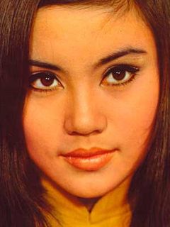 Полли Куань