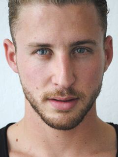 Трой Кастанеда