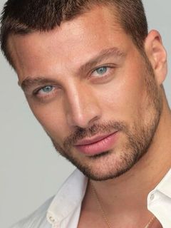 Симоне Сузинна