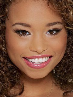 Сесилия Лайон