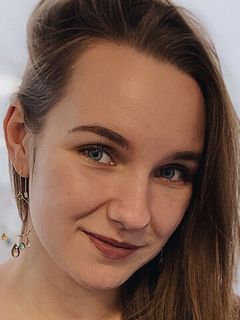 Анна Устюжанинова