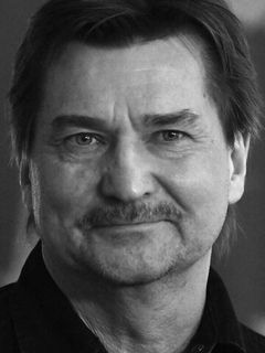 Юрий Бутусов