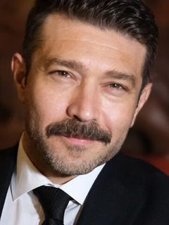 Эмре Башер