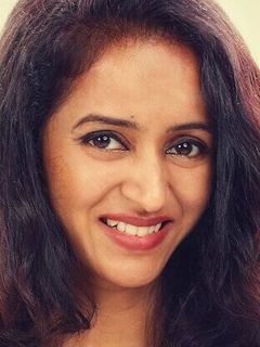 Бхамини Оза