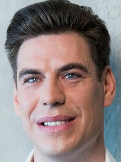 Дмитрий Дюжев