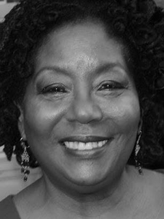 Крис Комвалиус