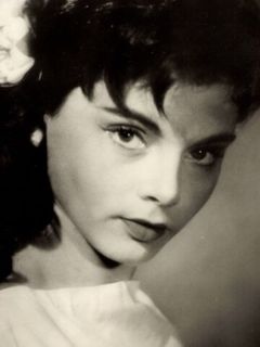 Мира Николич